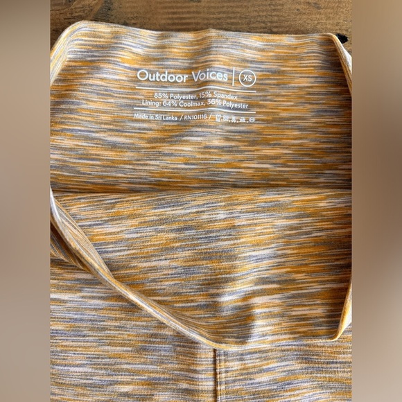 OUTDOOR VOICES Yellow and Gray Heather Flow 7” Inseam Sunset Biker Shorts Sz XS - Picture 10 of 12